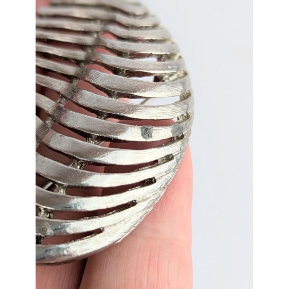 Vintage Silver Leaf or Pear Brooch Wavy Silver Metal Pin Mid-Century MCM Estate - Picture 8 of 8